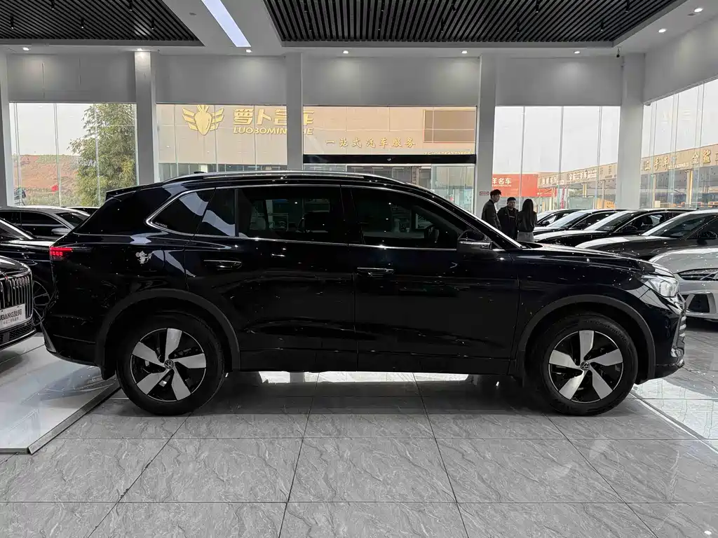 Tiguan L 2024 PRO 330TSI 2WD Smart Travel Edition купить на сайте DeffCars