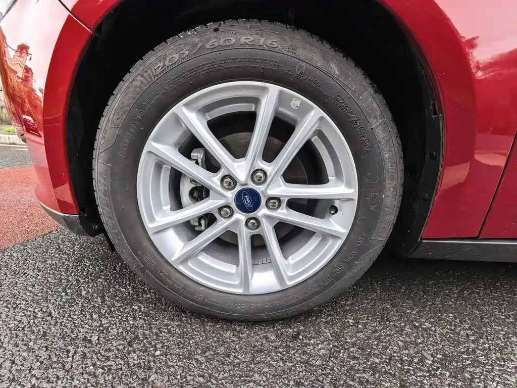 Focus 2017 Hatchback EcoBoost 180 Automatic Elite купить на сайте DeffCars