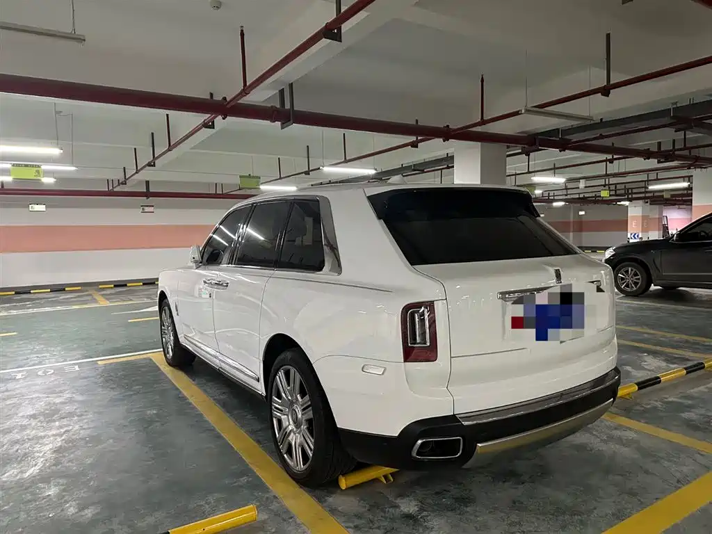Cullinan 2018 five-seater version купить на сайте DeffCars