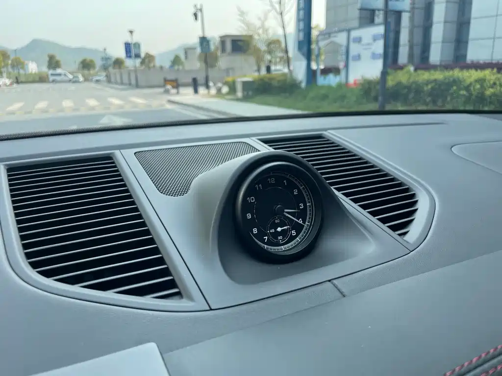 Macan 2023 Macan 2.0T купить на сайте DeffCars