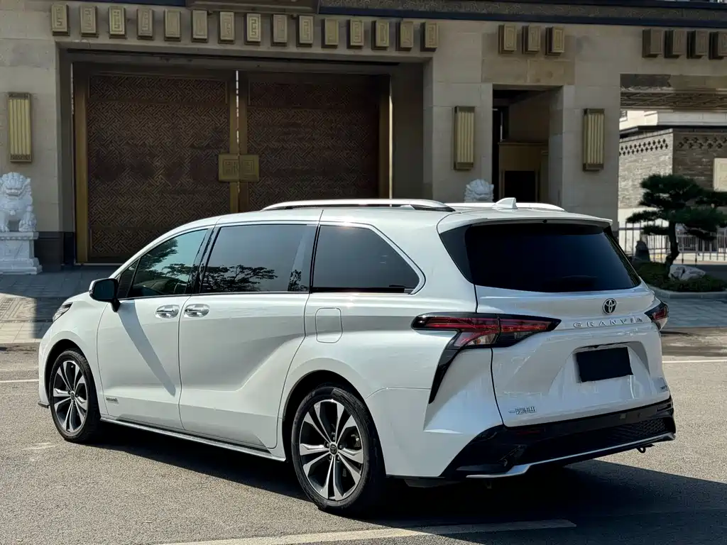 Grevia 2023 2.5L Hybrid Monarch VIP Edition купить на сайте DeffCars