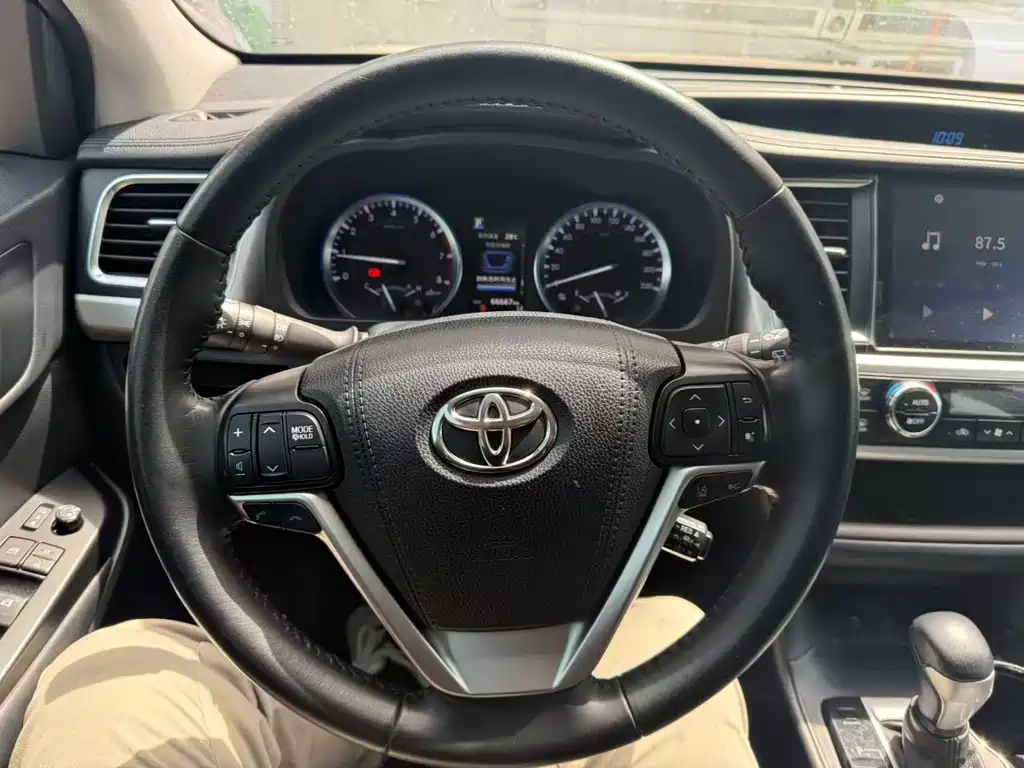 Highlander 2018 2.0T four-wheel drive premium version, 7 seats, National VI купить на сайте DeffCars