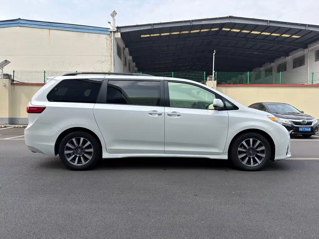 SIENNA 2015 3.5L 2WD L купить на сайте DeffCars