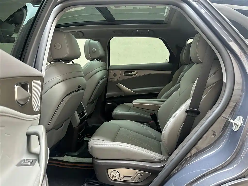 Denza N8 2023 four-wheel drive super hybrid flagship six-seat version купить на сайте DeffCars