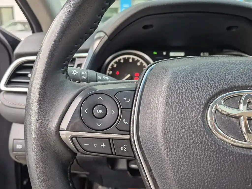 Camry 2021 2.0G Deluxe Edition купить на сайте DeffCars