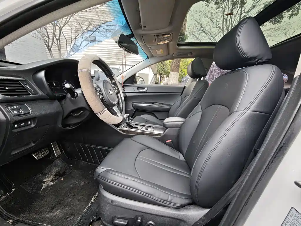 Kia K5 2017 2.0L Automatic 15th Anniversary Special Edition LUX купить на сайте DeffCars