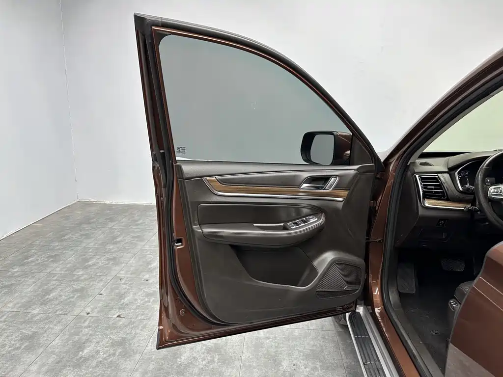 Roewe RX8 2018 30T Intelligent Networked Four-wheel Drive Supreme Edition купить на сайте DeffCars