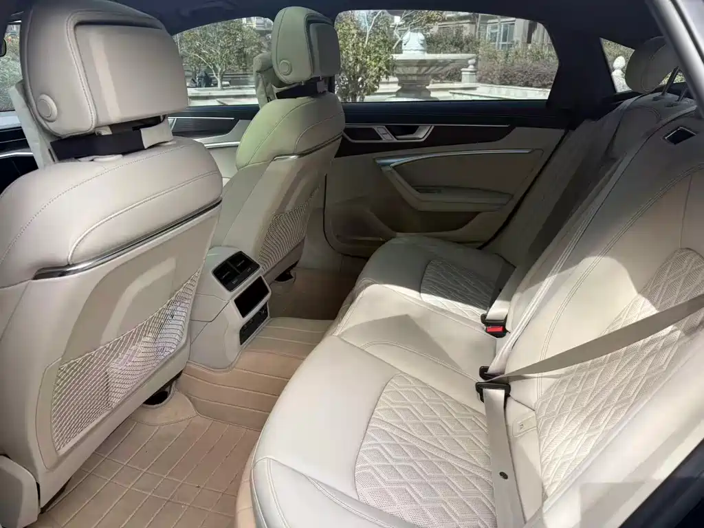 Audi A6L 2025 45 TFSI quattro exclusive dynamic model купить на сайте DeffCars