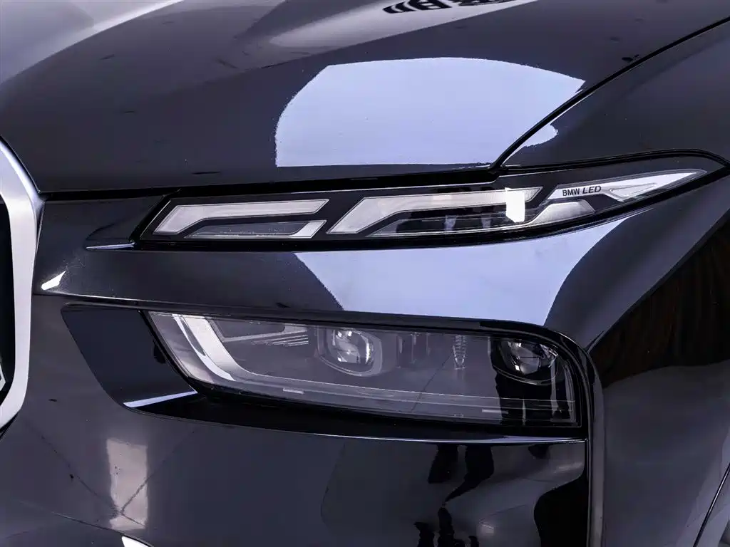 BMW X7 2023 xDrive40i Leading Luxury Package купить на сайте DeffCars