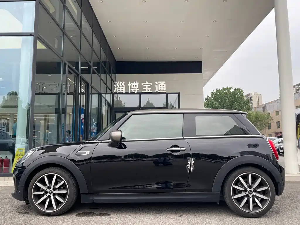 MINI 2021 1.5T COOPER Artist купить на сайте DeffCars