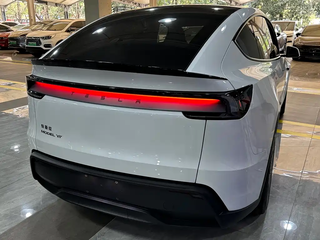 Model Y L 2025 long-range all-wheel drive version купить на сайте DeffCars