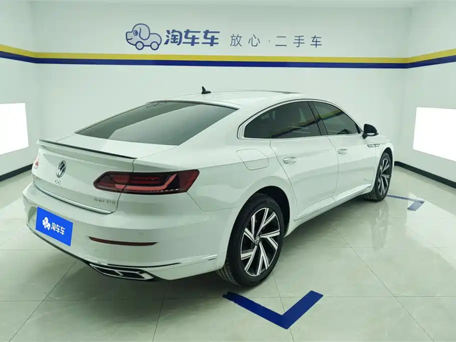 FAW-Volkswagen CC 2023 330TSI Dazzling Edition купить на сайте DeffCars