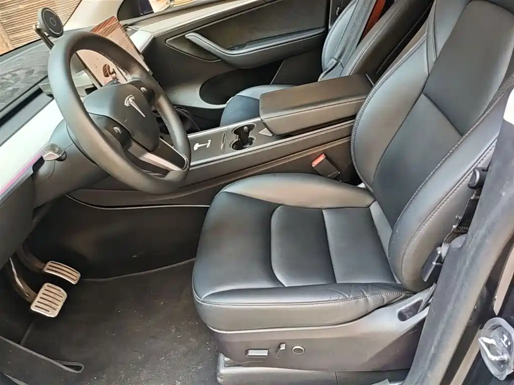 Model Y 2024 rear-wheel drive version купить на сайте DeffCars