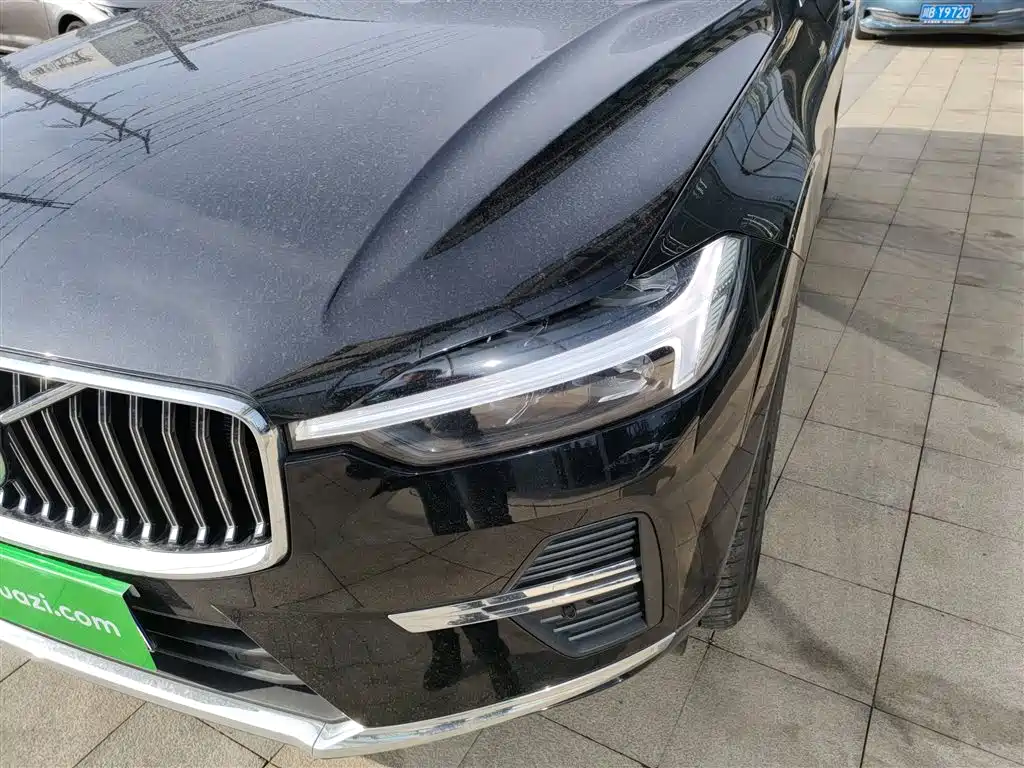 Volvo XC60 2025 B5 four-wheel drive Zhiyi Luxury Edition купить на сайте DeffCars