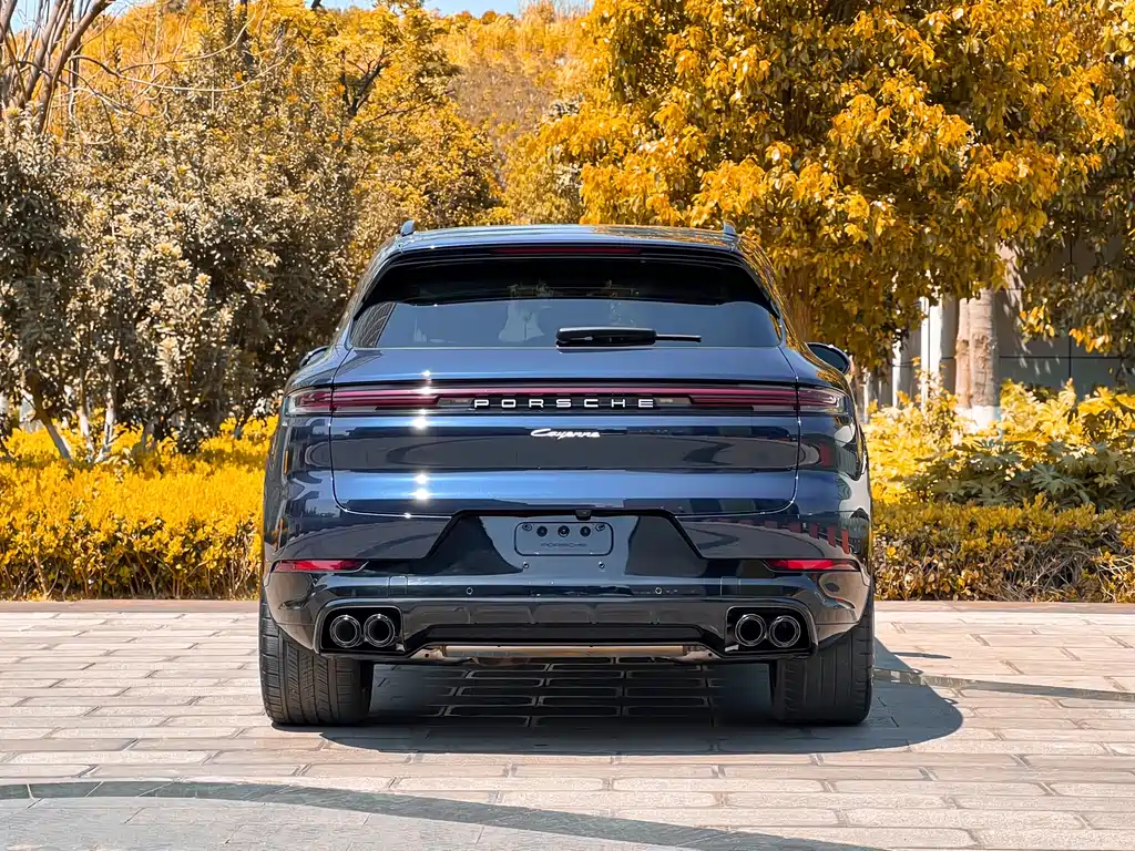 Cayenne New Energy 2024 Cayenne E-Hybrid 2.0T купить на сайте DeffCars