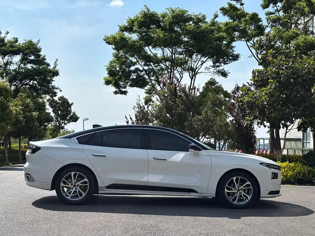 Mondeo 2022 facelift EcoBoost 245 luxury model купить на сайте DeffCars