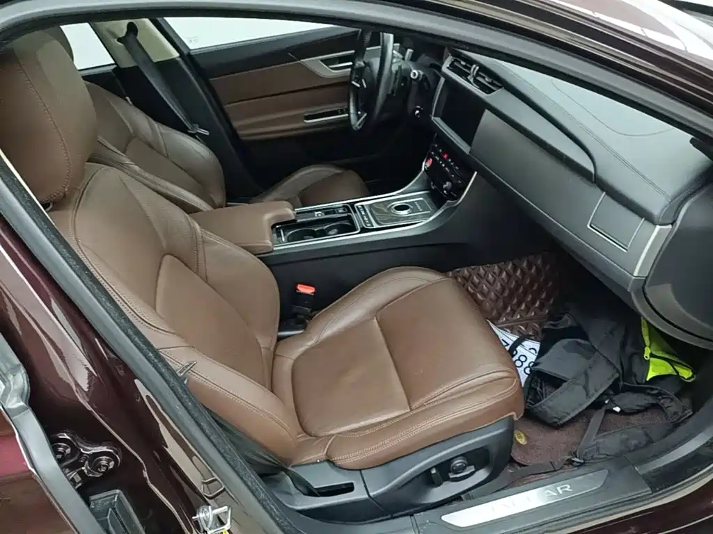 Jaguar XFL 2020 XFL 2.0T P250 four-wheel drive exclusive edition купить на сайте DeffCars