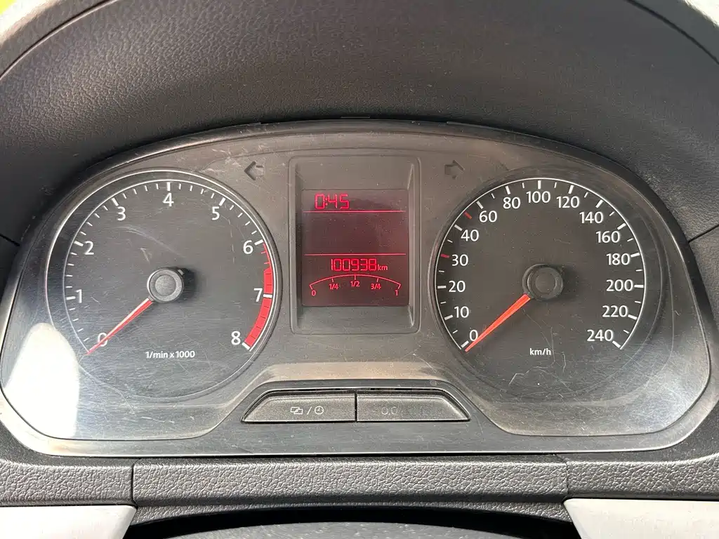 Jetta 2013 1.6L manual comfort model купить на сайте DeffCars