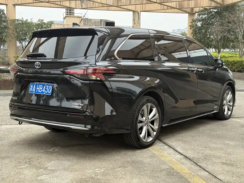 SIENNA 2023 2.5L Hybrid Premium Edition купить на сайте DeffCars