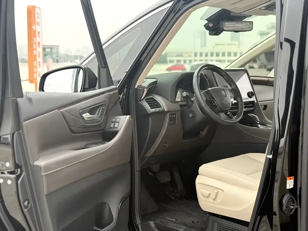 Wilfa 2024 Crown Dual Engine 2.5L Supreme Executive Edition купить на сайте DeffCars
