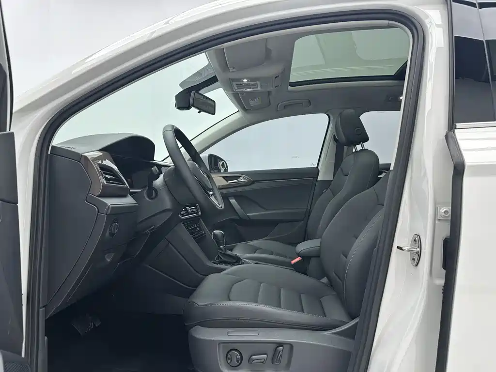 Tharu 2022 280TSI 2WD Deluxe Edition купить на сайте DeffCars