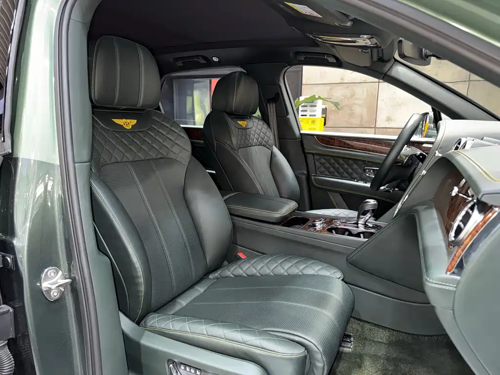 Bentayga 2017 6.0T Standard Edition купить на сайте DeffCars