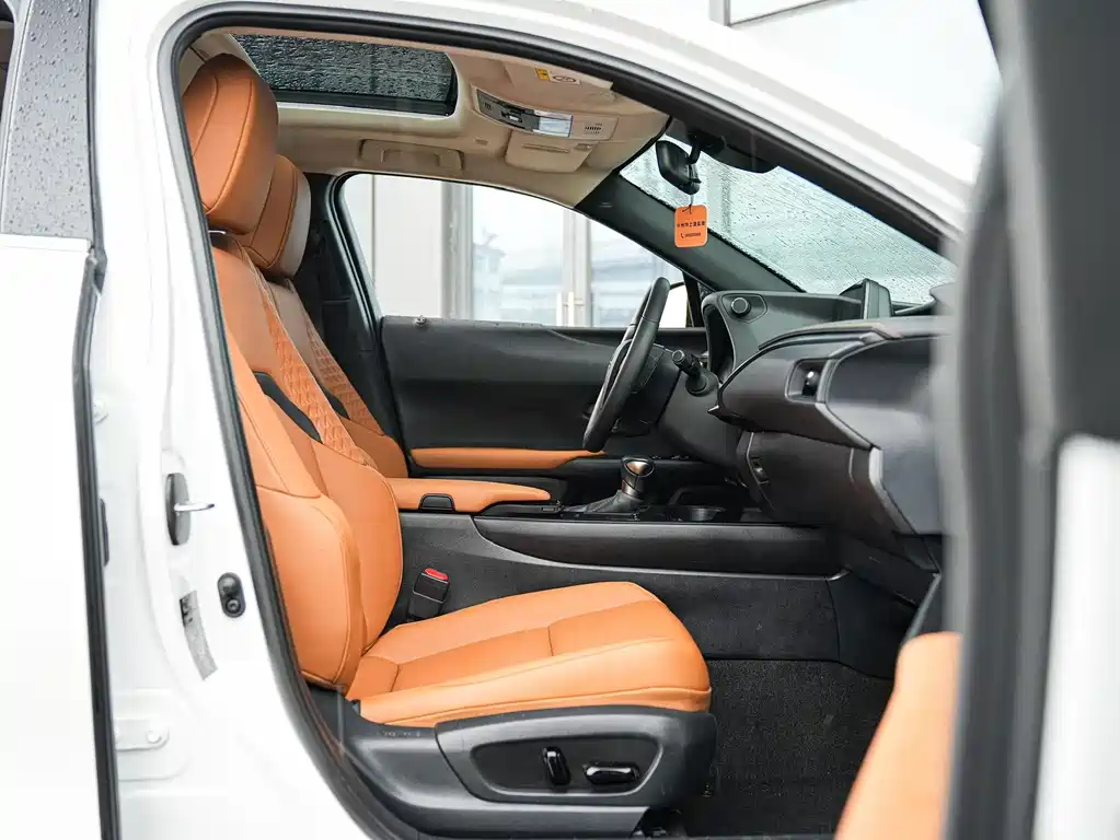Lexus UX 2020 260h Discovery Edition National V купить на сайте DeffCars
