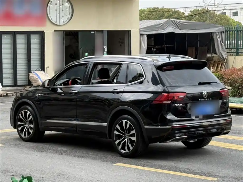 Tiguan L 2021 330TSI automatic two-wheel drive R-Line version купить на сайте DeffCars