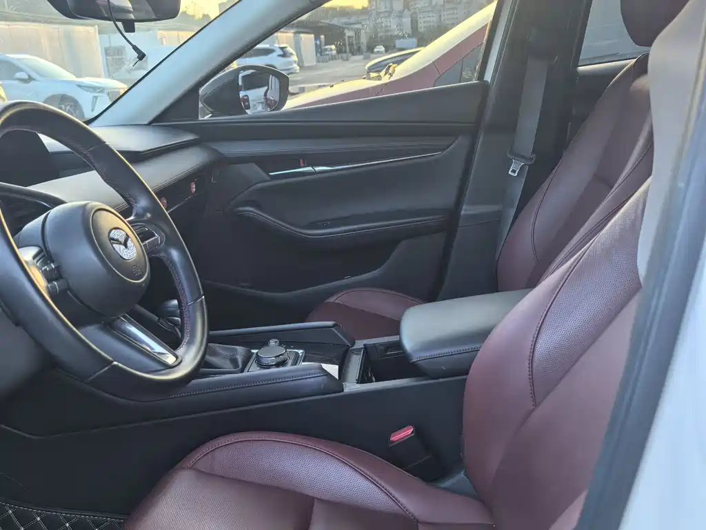 Mazda3 Angkesela 2022 2.0L Automatic Premium Edition купить на сайте DeffCars