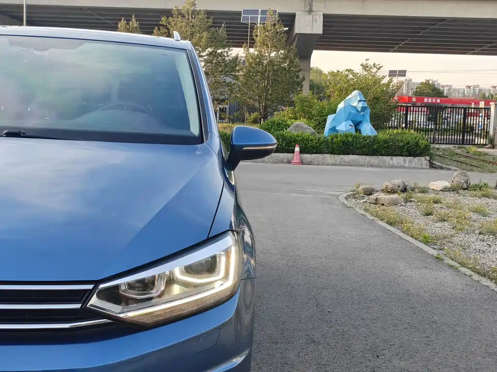 Touran 2016 Touran L 280TSI DSG Shuya Edition купить на сайте DeffCars