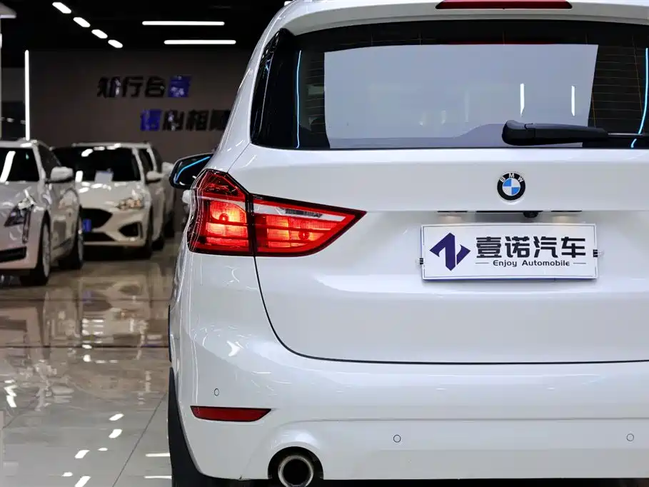 BMW 2 Series Multipurpose Station Wagon 2019 220i Leading Model купить на сайте DeffCars