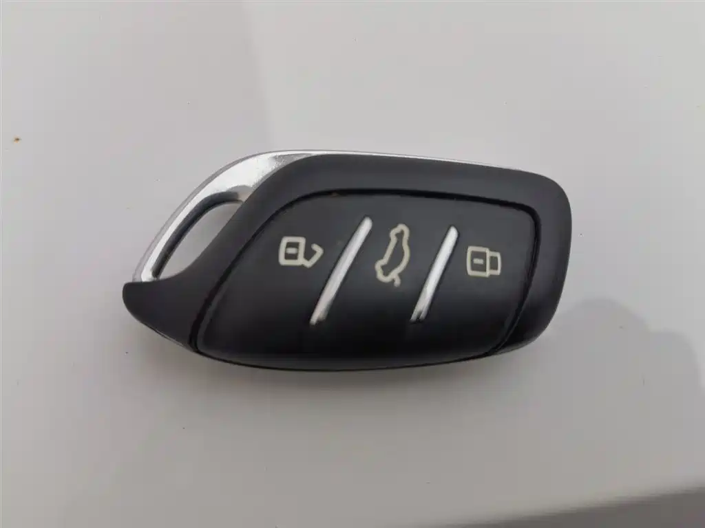 Roewe i5 2020 1.5L automatic 4G Internet leading flagship version купить на сайте DeffCars