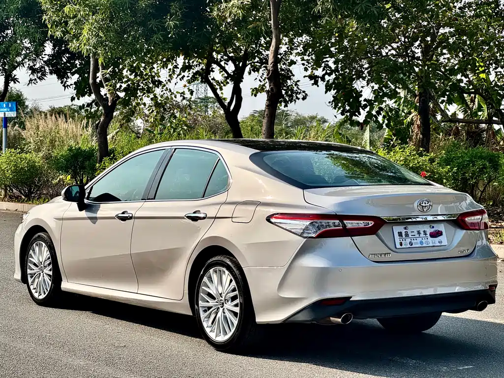 Camry 2019 2.5G Deluxe Edition National VI купить на сайте DeffCars