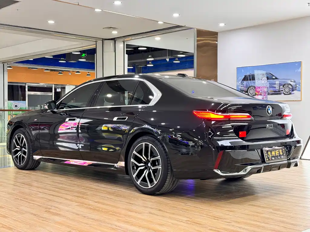 BMW 7 Series 2023 735Li M Sports Package купить на сайте DeffCars