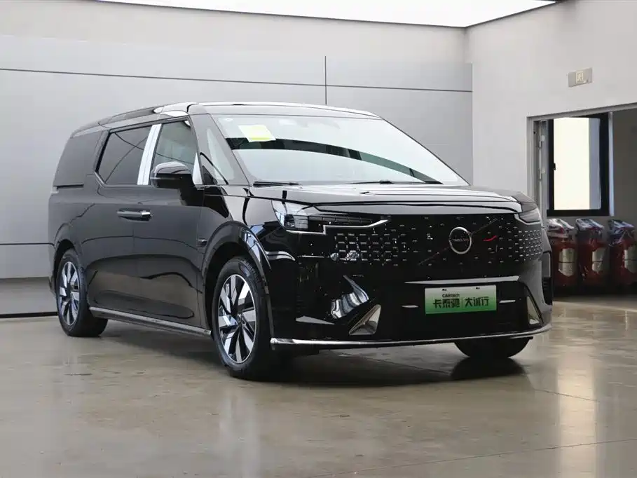Volvo EM90 2025 Ultra six-seater купить на сайте DeffCars