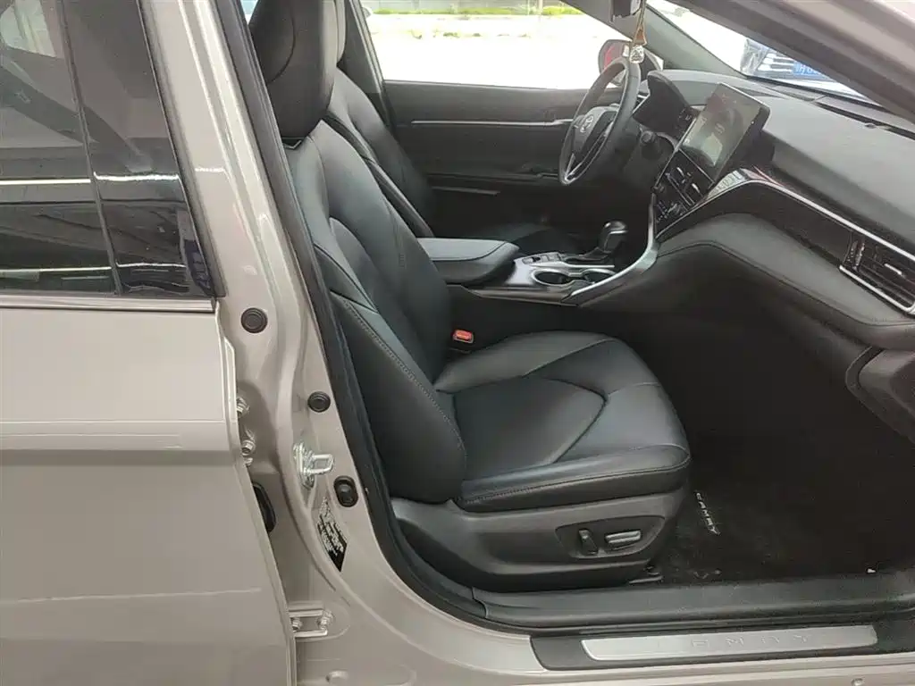 Camry 2021 2.5G Deluxe Edition купить на сайте DeffCars