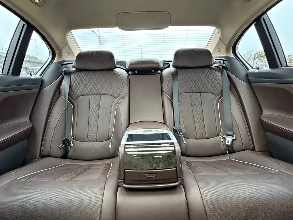 BMW 7 Series 2016 730Li Luxury купить на сайте DeffCars