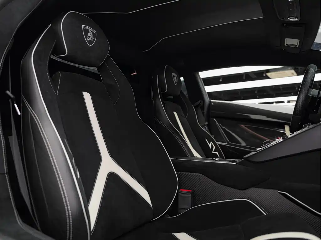 Aventador 2015 LP 750-4 Superveloce купить на сайте DeffCars