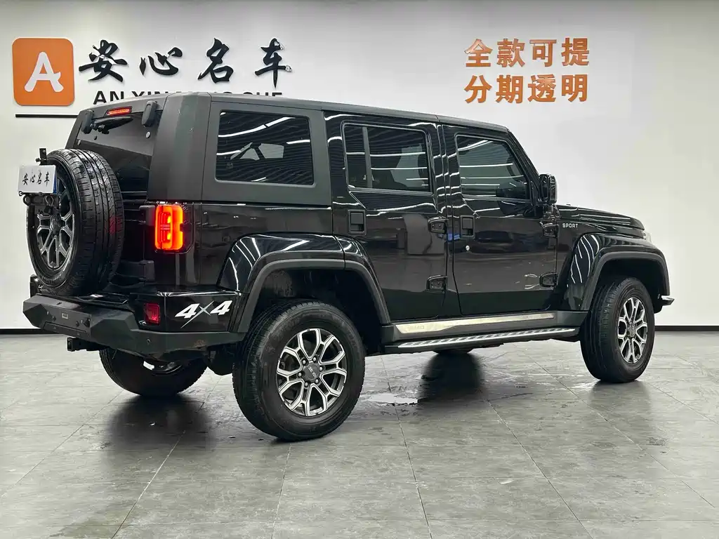 Beijing off-road BJ40 2020 2.0T automatic four-wheel drive city hunter version knight type купить на сайте DeffCars
