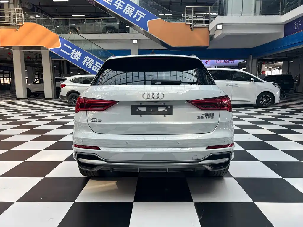 Audi Q3 2023 35 TFSI Fashionable and Dynamic (1.4T) купить на сайте DeffCars