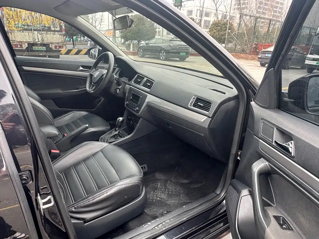 Lavida 2015 1.6L automatic fashion version купить на сайте DeffCars