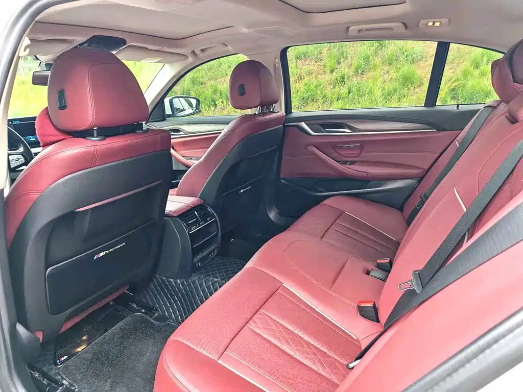 BMW 5 Series New Energy 2022 535Le Luxury Package купить на сайте DeffCars