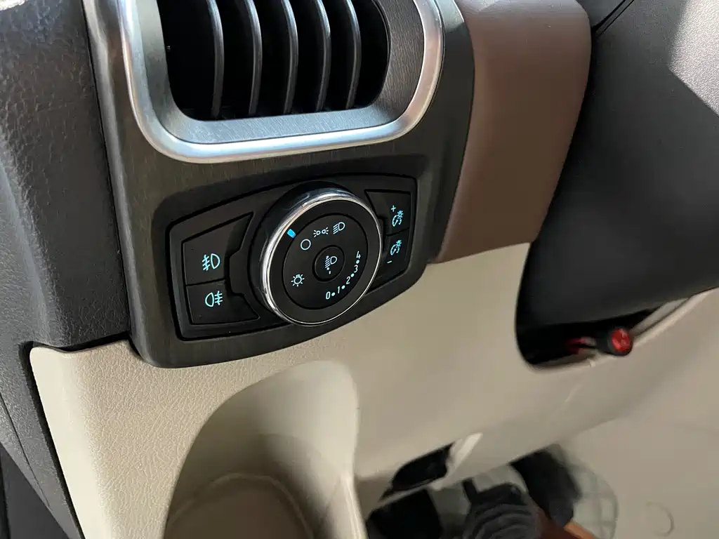 Tourio 2020 2.0T Automatic Elite Edition National VI купить на сайте DeffCars