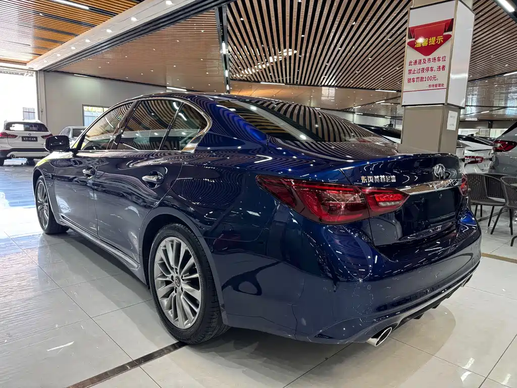 Infiniti Q50L 2018 2.0T Premium Edition National VI купить на сайте DeffCars