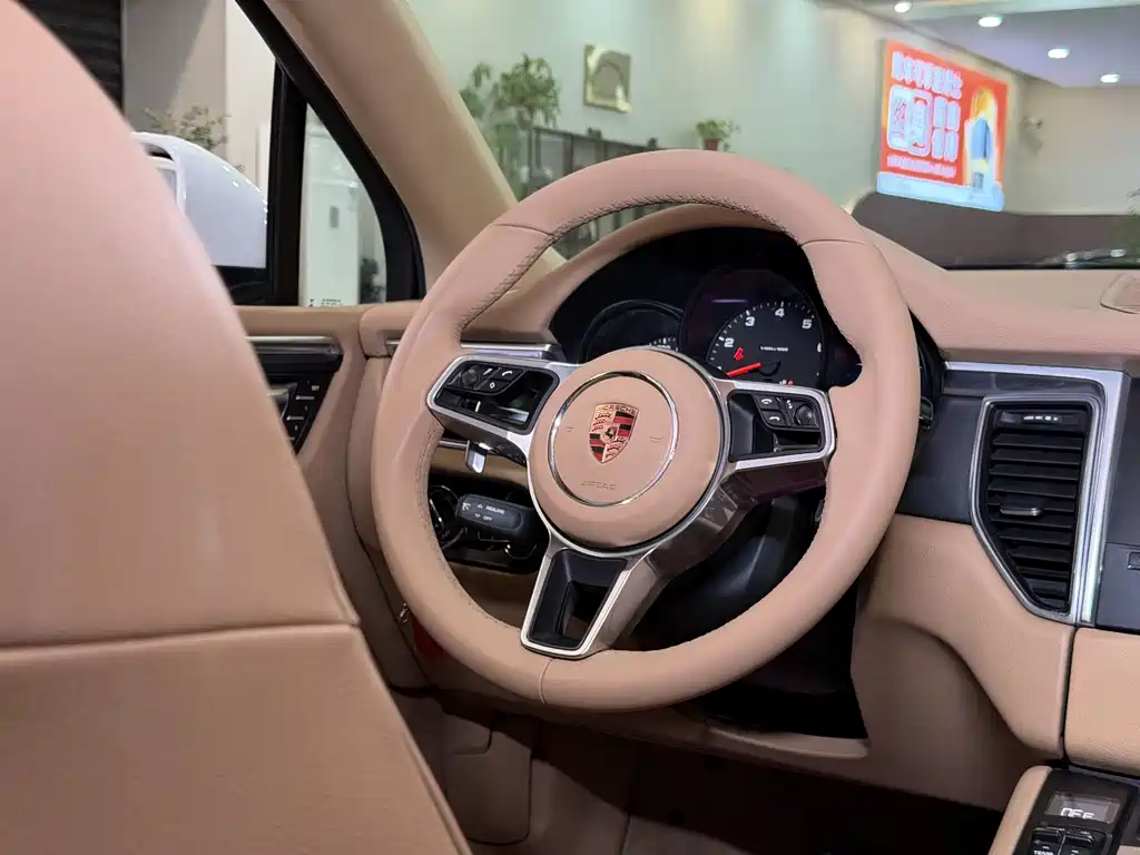 Macan 2017 Macan 2.0T купить на сайте DeffCars