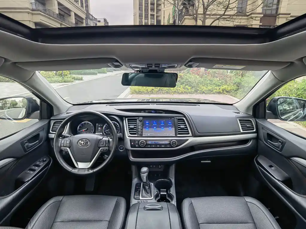 Highlander 2018 2.0T four-wheel drive luxury version, 7 seats, National VI купить на сайте DeffCars