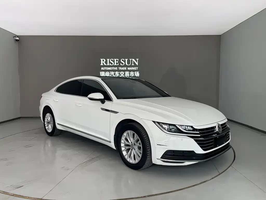 FAW-Volkswagen CC 2019 330TSI Charming Edition National V купить на сайте DeffCars