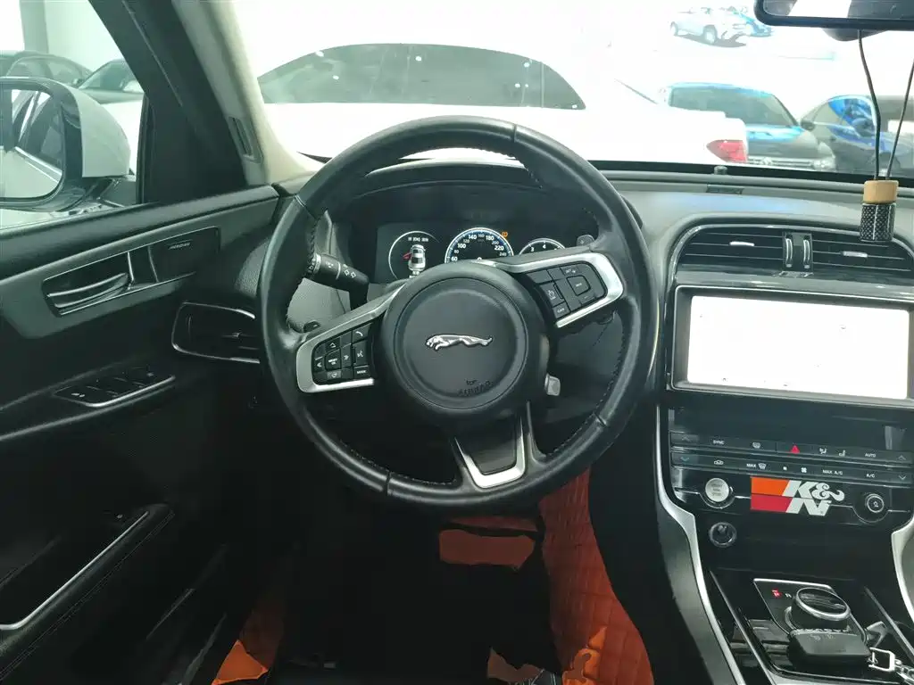 Jaguar XEL 2019 2.0T 200PS Exclusive Edition купить на сайте DeffCars