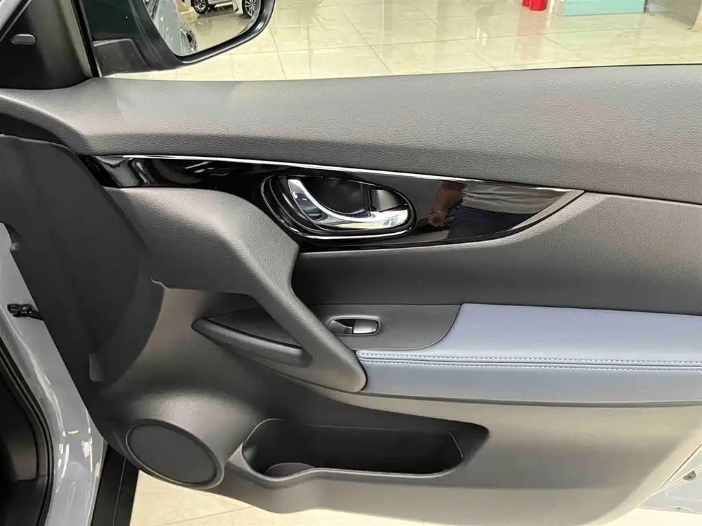 X-Trail 2025 Honor 2.0L Two-wheel Drive Leading Edition купить на сайте DeffCars