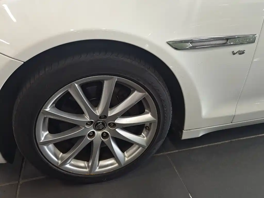 Jaguar XJ 2013 XJL 3.0 SC Cambridge Limited Edition купить на сайте DeffCars